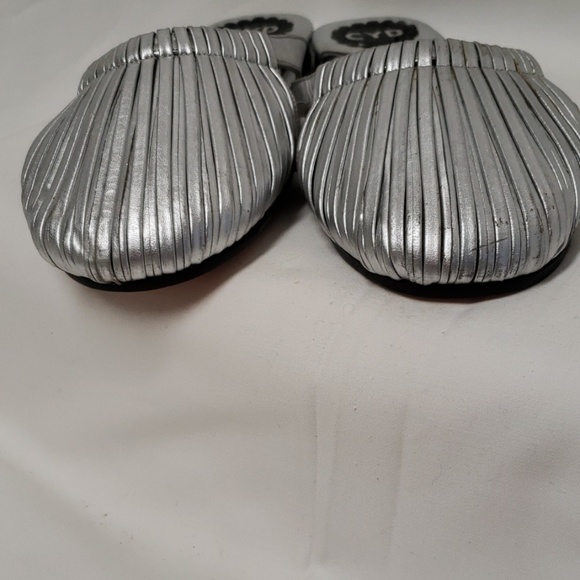 CYD by Cydney Mandel Silver Flats - Picture 2 of 6